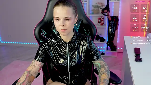 Živá chatovací místnost QueenAliceX
