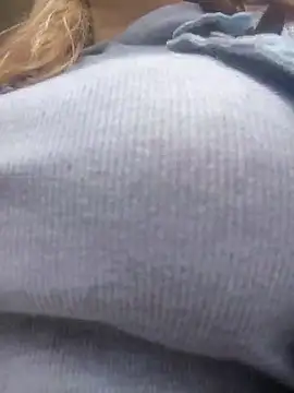 Pokój czatu na żywo – scarlett_moore