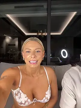 SexOnMyLvL Live Sex Cam-Show