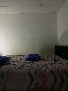 Putitos21 Adlı Modelin Canlı Sohbet Odası