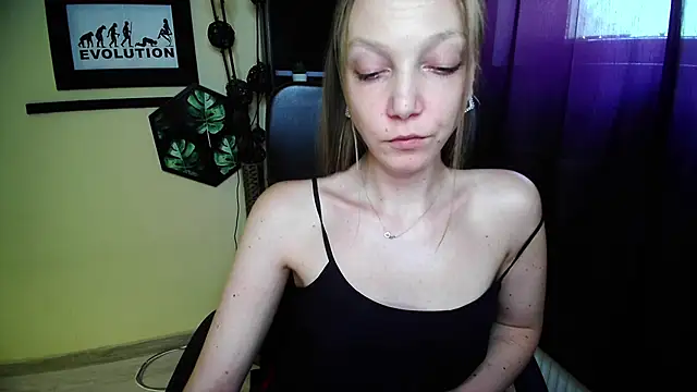 EmillyPlay Live Chatraum