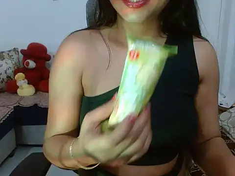 InayatSingh Adlı Modelin Canlı Sohbet Odası