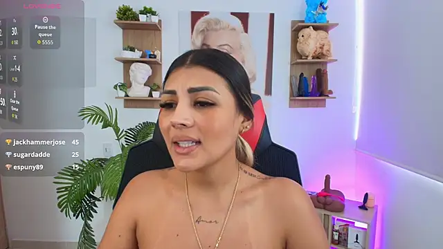 SALOOMEE__ Adlı Modelin Canlı Sohbet Odası