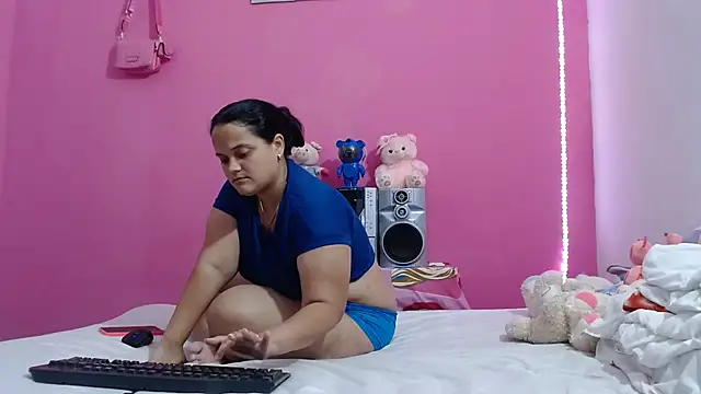 Živá chatovací místnost brunnette_hot