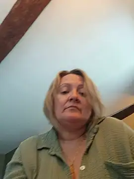 lady_charlyne: δωμάτιο απευθείας συνομιλίας