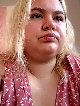 Freakcute_ élő chatszobája