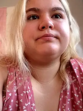 Živá chatovací místnost Freakcute_