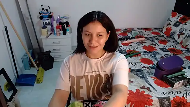 Živá chatovací místnost soniafuckboobs