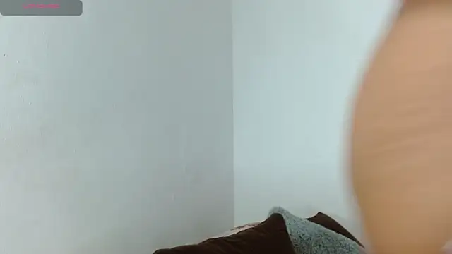 Sala de chat en directo de Alexa_priincess