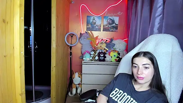 Fiery_Brunette_ élő chatszobája