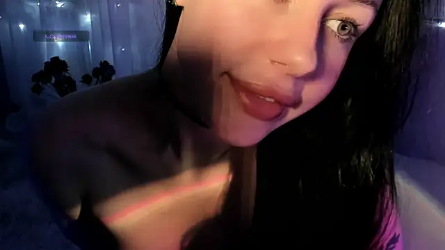 elenaaddiction's Live Chat Room