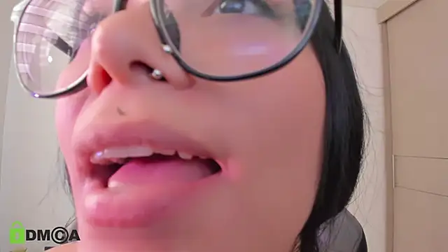 Živá chatovací místnost alice-rausing