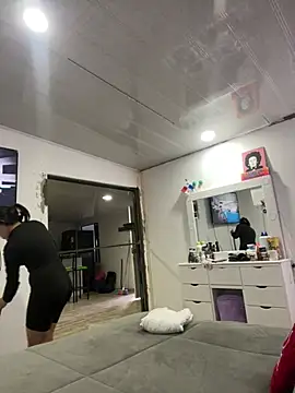 Sala de chat en directo de Marianahb-e