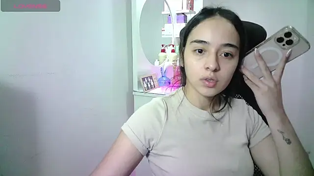 Phòng Chat Trực Tiếp aineangeel