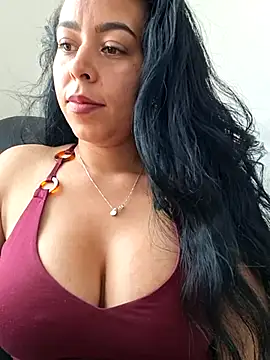 חדר צ'אט בשידור חי של Luianna