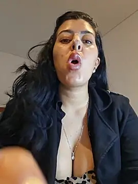 Luianna чат на живо