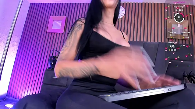 Živá chatovací místnost MeganFoxxi_