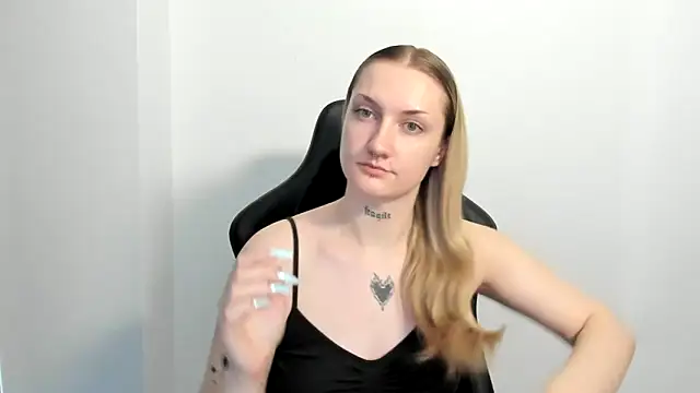 AlexaTease Adlı Modelin Canlı Sohbet Odası