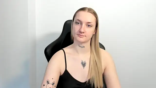 AlexaTease's Live Chat Room