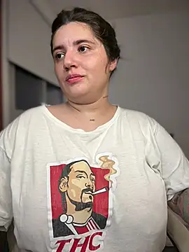 חדר צ'אט בשידור חי של horny_roomiess