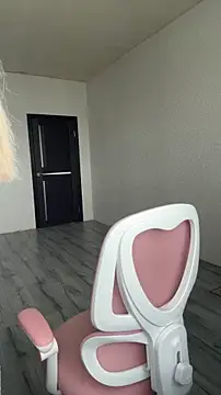 Juuice Adlı Modelin Canlı Sohbet Odası