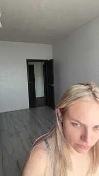 Juuice Adlı Modelin Canlı Sohbet Odası