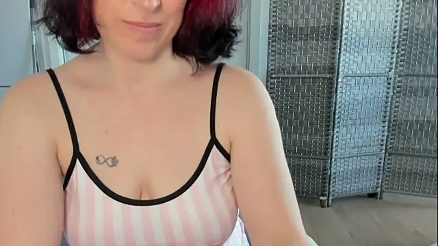 Živá chatovací místnost emmita69_