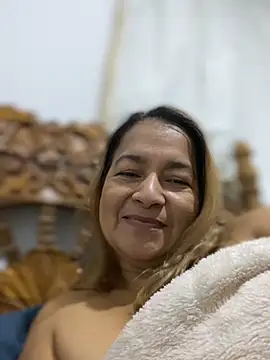 Jlo_69 Adlı Modelin Canlı Sohbet Odası