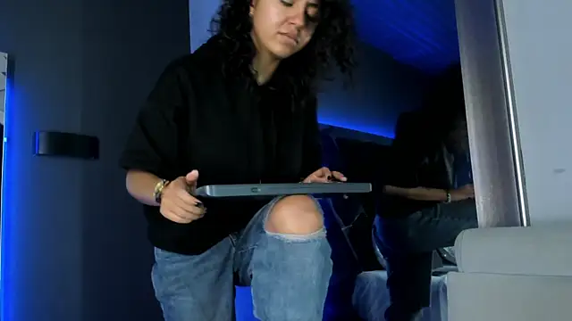 Amareto_'s Live XXX Chat