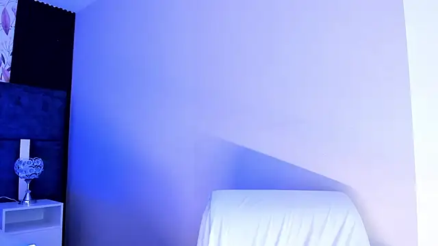 Amareto_'s Live Chat Room