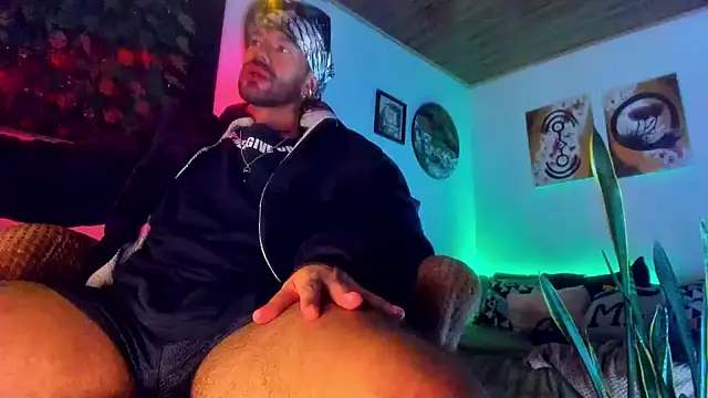 Show de cámara de sexo en directo de LatinMilk_