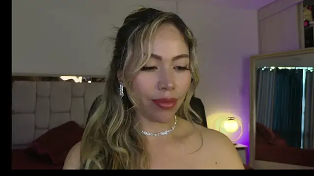 Ammy_Castro's Live Chat Room