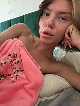 Lisaaa_Alisa: δωμάτιο απευθείας συνομιλίας