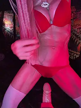 1NikiVegas' Live Chat Room