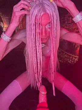 1NikiVegas Live Chatraum