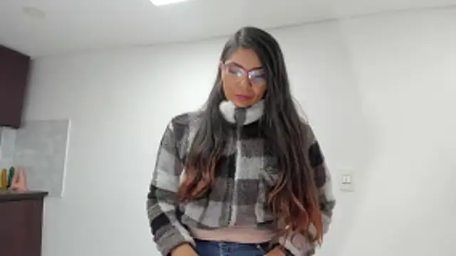 Chat soba uživo modela Luna_Dumont