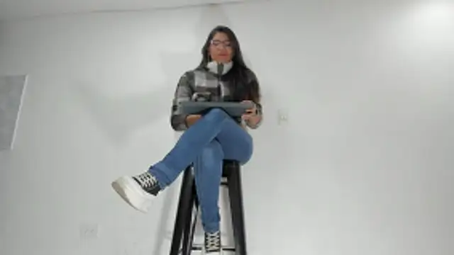 Luna_Dumont – live chatrum
