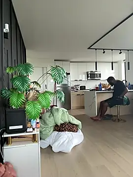 חדר צ'אט בשידור חי של juicesowet