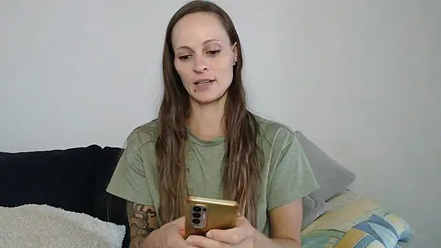 naikah714's Live Chat Room