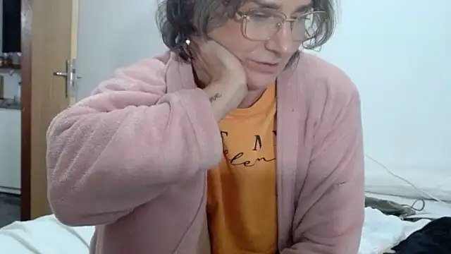 חדר צ'אט בשידור חי של milf-sol