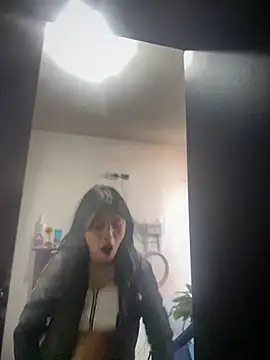 غرفة دردشة emily_rosse04 المباشرة