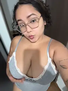 CurlyGirl_1 Adlı Modelin Canlı Sohbet Odası