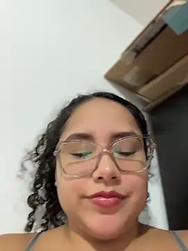 CurlyGirl_1 现场聊天室