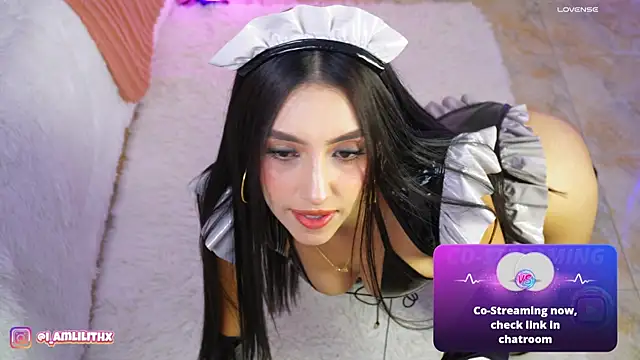 ItsJuli Adlı Modelin Canlı Sohbet Odası