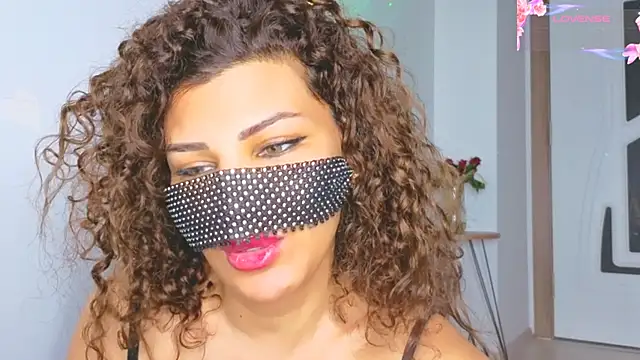 -TurkishLatina- Adlı Modelin Canlı Sohbet Odası