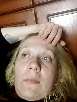 ValerieLUXE Adlı Modelin Canlı Sohbet Odası
