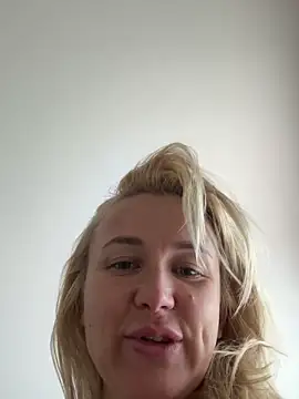 DianaNatur Adlı Modelin Canlı Sohbet Odası