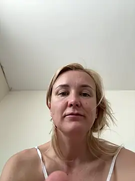 DianaNatur's Live Chat Room