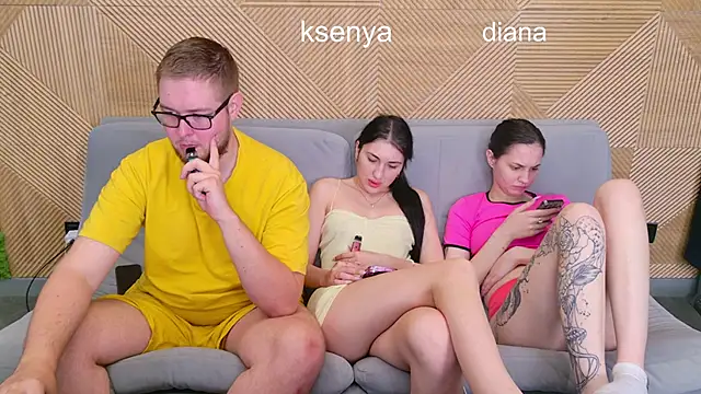 Ksenny's Live Chat Room