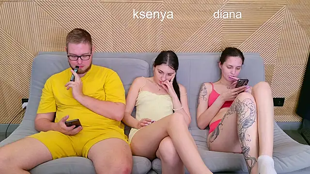 ห้องแชทสดของ Ksenny